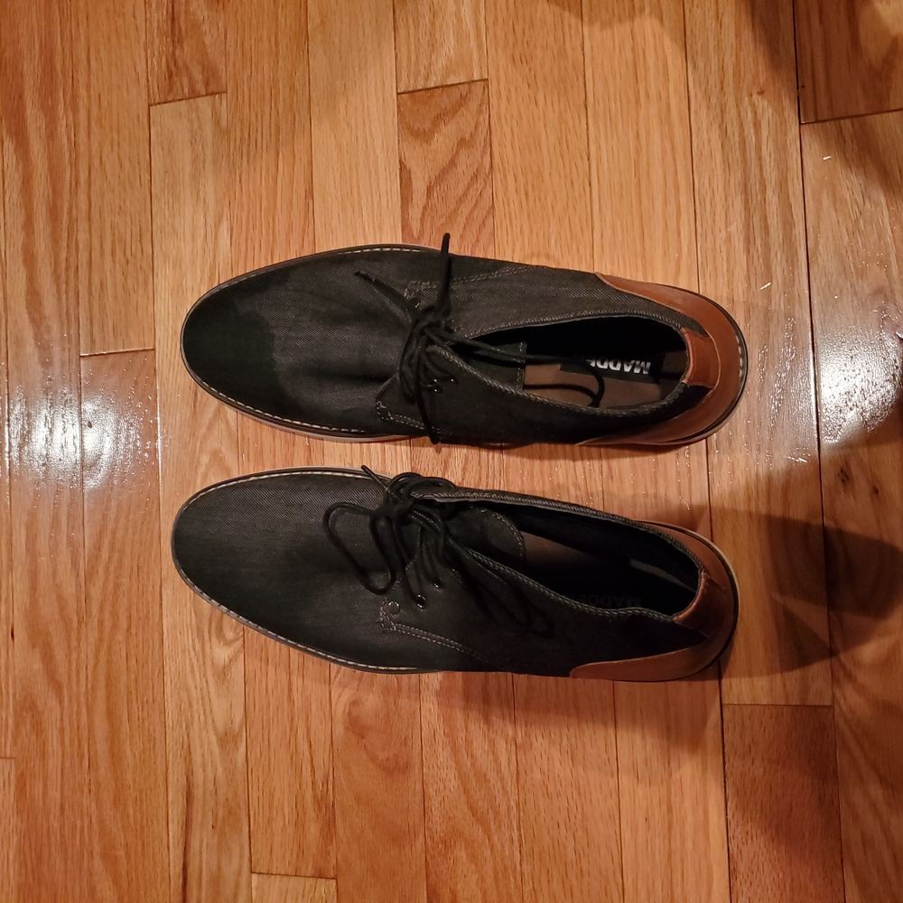 Steve Madden Black Chukka Boots Suede Minimalist Design